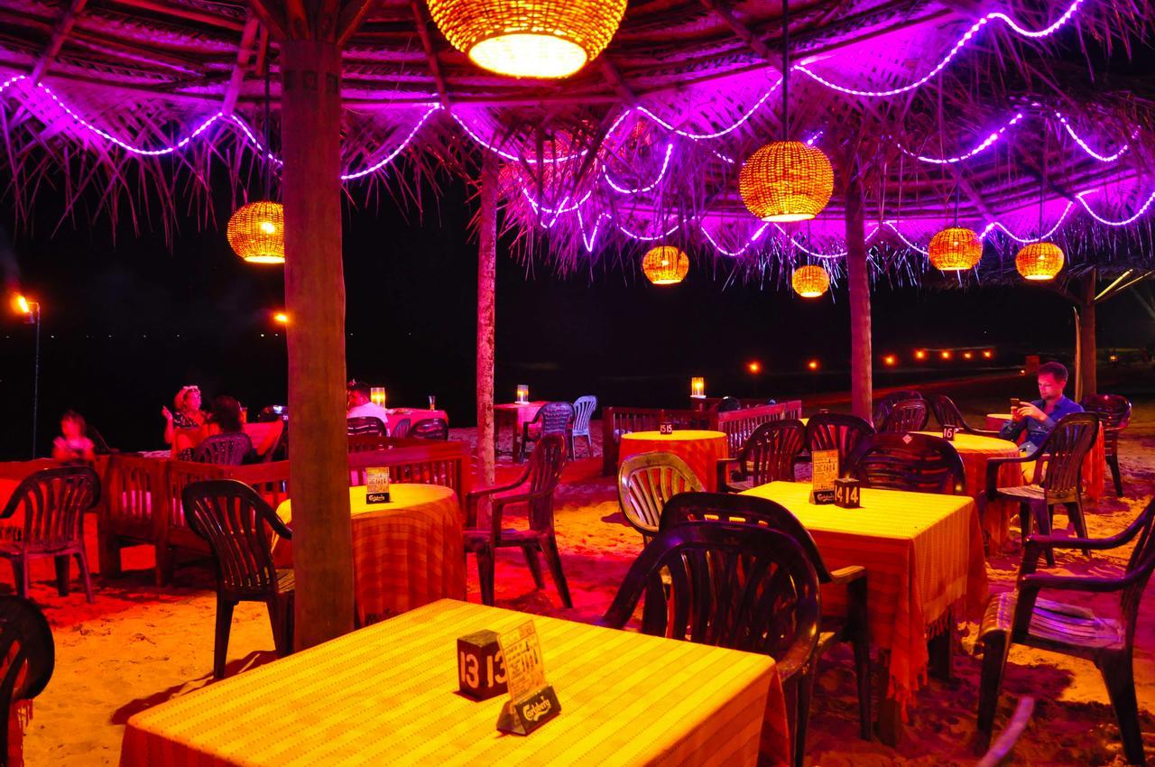 Hotel Blue Note Hikkaduwa Exterior foto