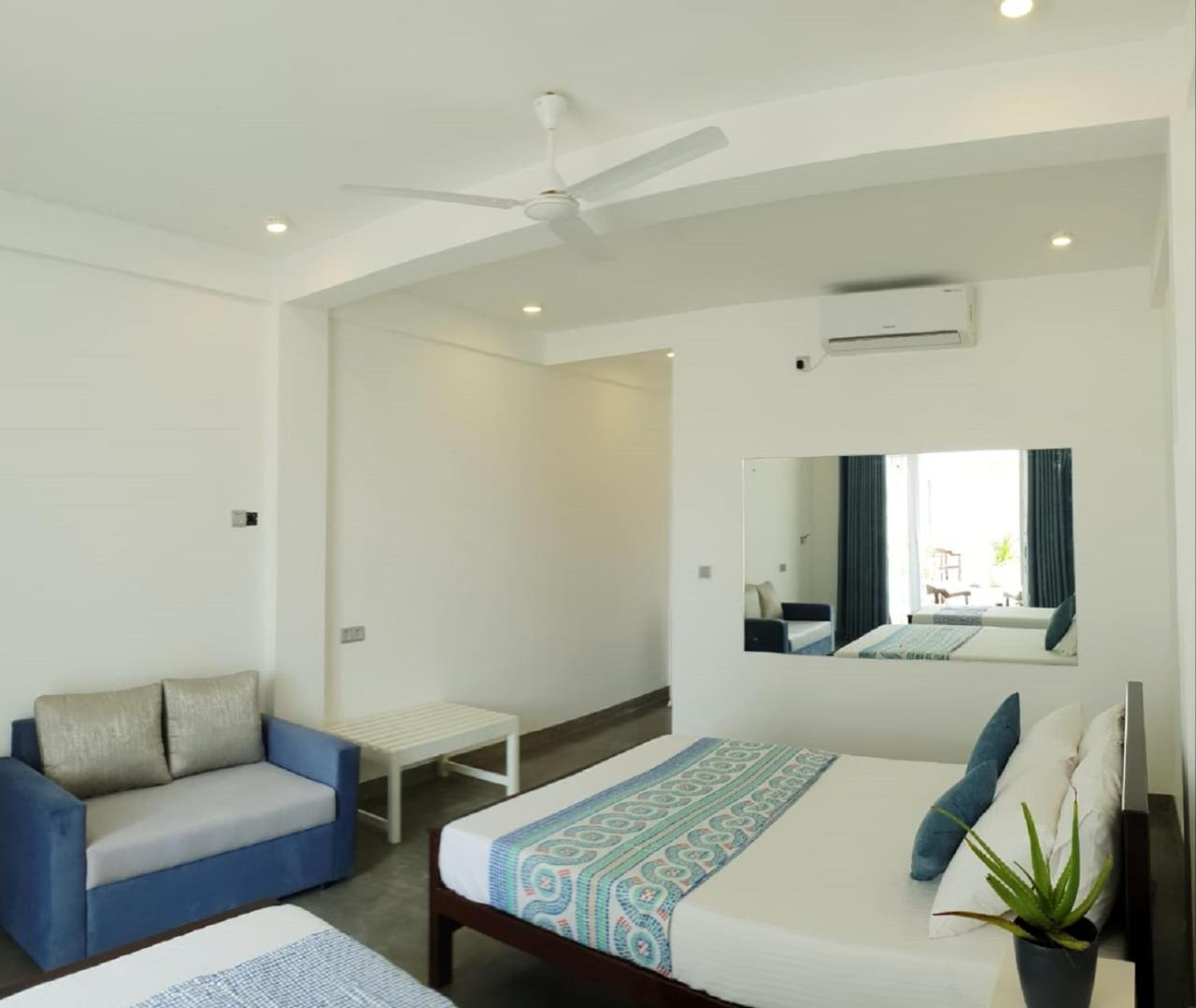 Hotel Blue Note Hikkaduwa Exterior foto