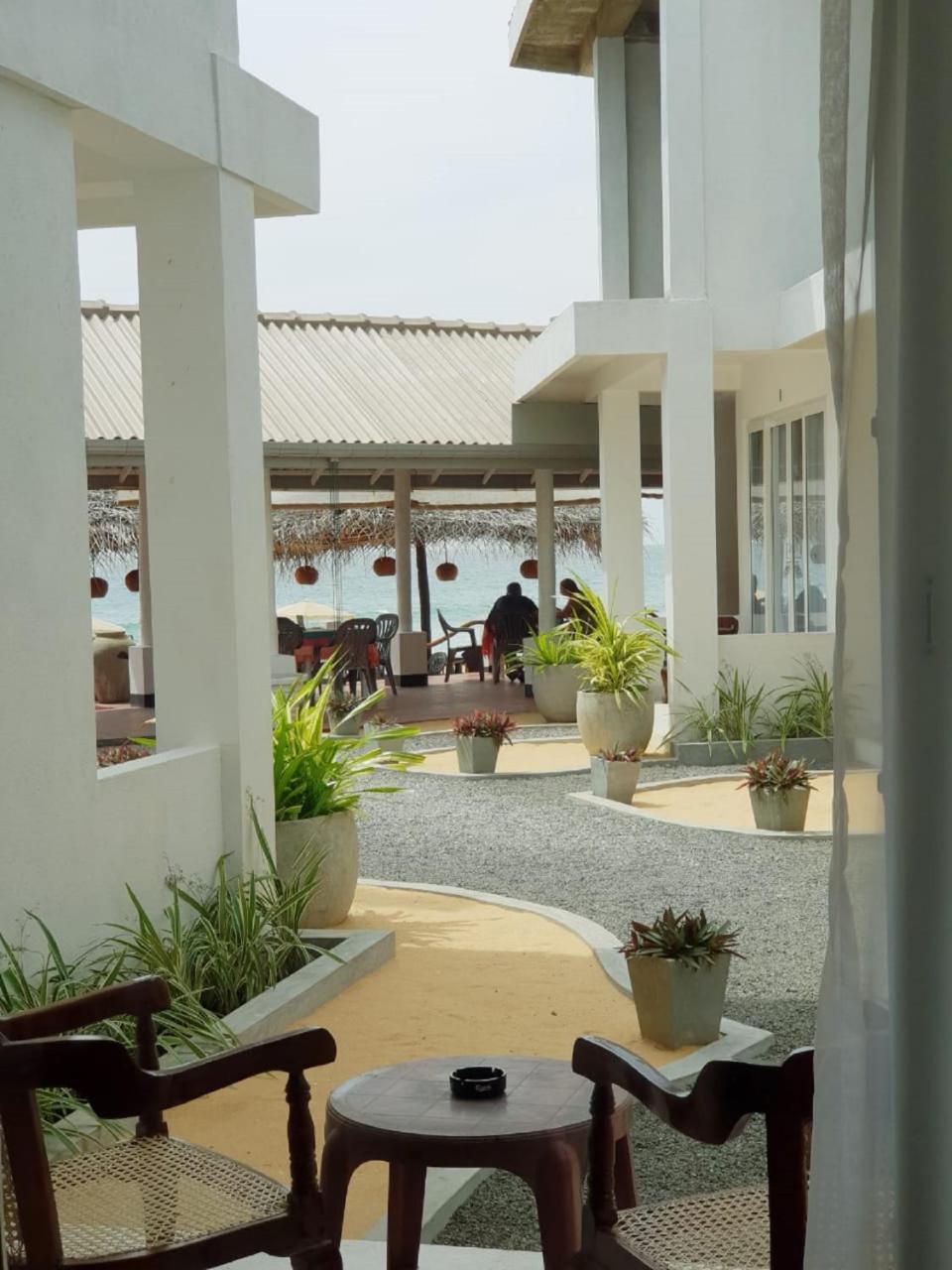 Hotel Blue Note Hikkaduwa Exterior foto