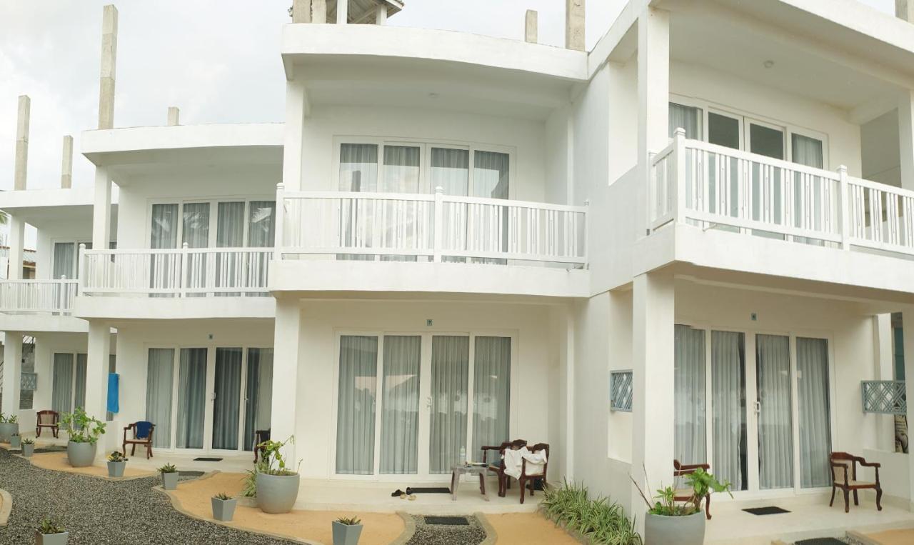 Hotel Blue Note Hikkaduwa Exterior foto